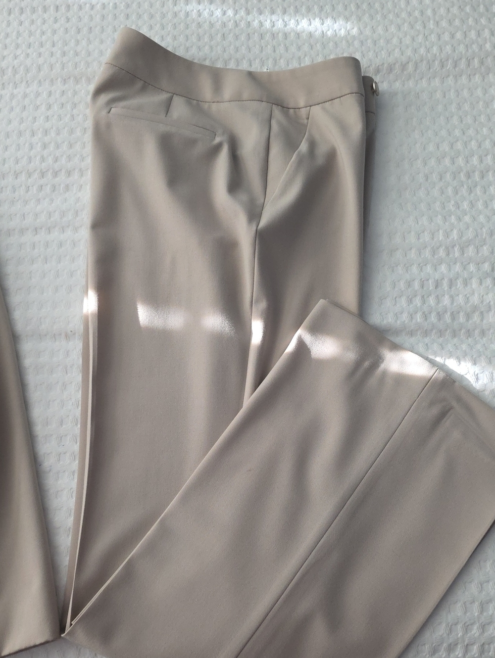 Calvin Klein Women's Beige Tailored Suit Blazer Size 8 Pants Size 4 - Picture 3 of 4
